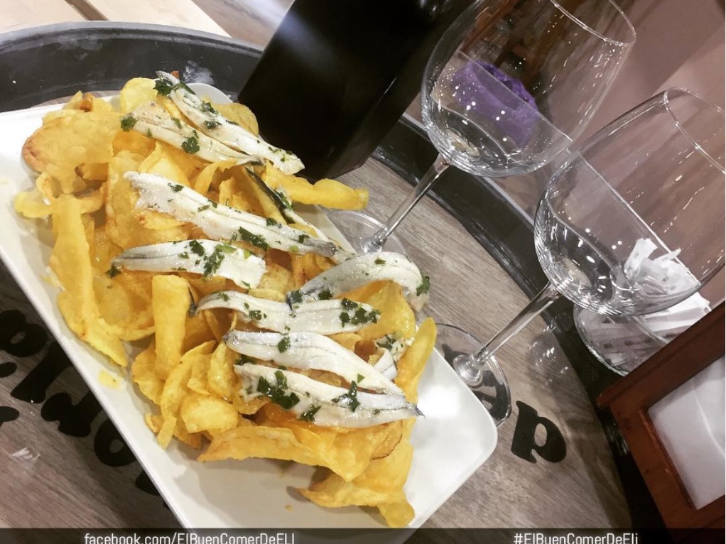 Carta de Bares en Alicante, La Vaquería del Camp ※ Alicante, Patatas chips con boquerones en vinagre