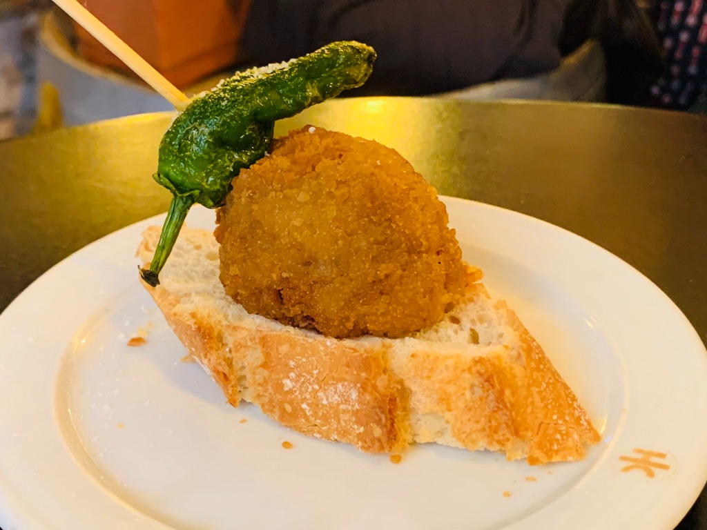 Menu of Bars in Barcelona, Celler Cala del Vermut, Croqueta de pulpo