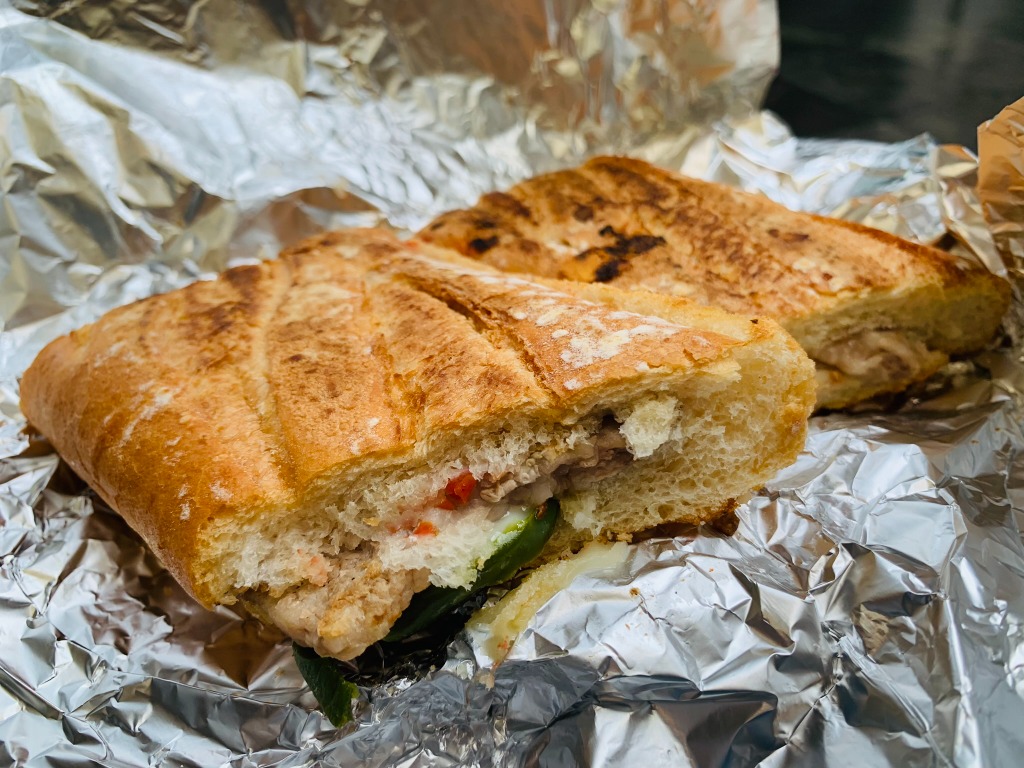 Menu of Bars in Barcelona, El Meu món, Lomo con queso