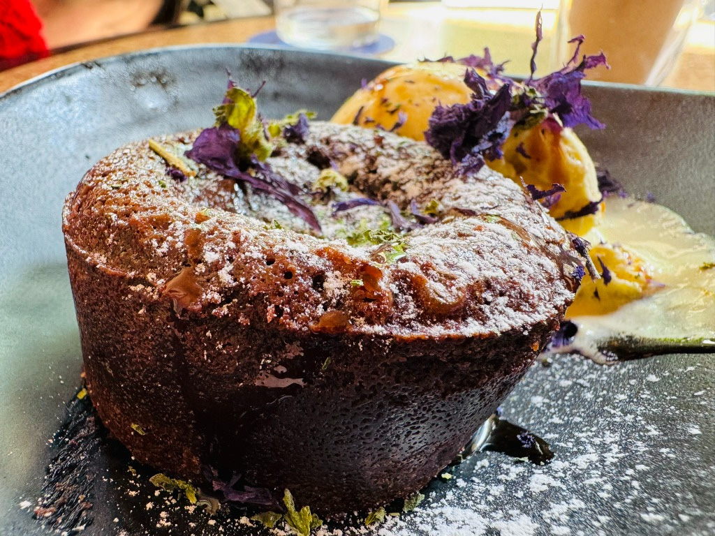 Carta de Bares en Barcelona, Kasparo, Coulant de chocolate caliente con helado de vainilla