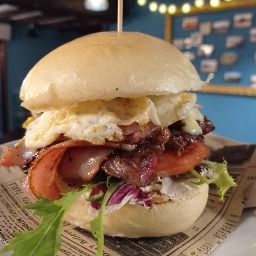 Carta de Bares en Barcelona, Mucho Cielo y Mucho Mar, El Chivito