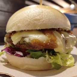 Carta de Bares en Barcelona, Mucho Cielo y Mucho Mar, Hamburguesa vegetariana