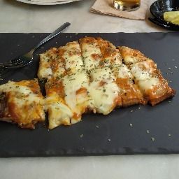 Carta de Bares en Barcelona, Mucho Cielo y Mucho Mar, Matambre a la pizza