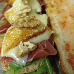 Carta de Bares en Barcelona, Mucho Cielo y Mucho Mar, Pernil del país