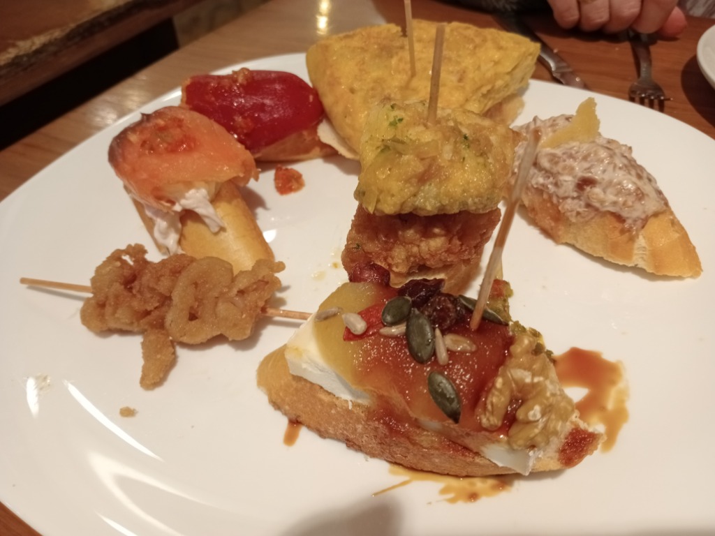 Carta de Bares en Donostia, Bar Aralar, Pincho mini jamón