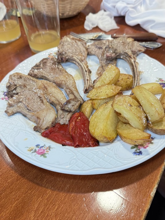 Recomendación gastronómica de Lizarraga: Chuletillas de cordero