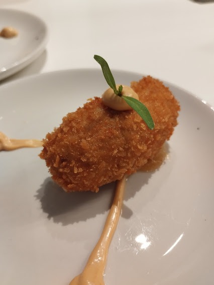 Carta de Bares en Pamplona, Adokin Gastrobar, Croqueta de pato con manzana