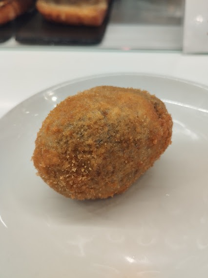 Carta de Bares en Pamplona, Bar Casa Juanito, Croqueta de chipirón