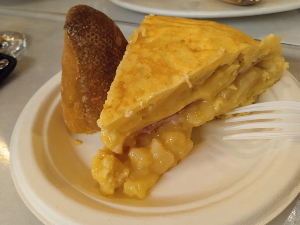 Carta de Bares en Pamplona, Bar Cordovilla, Tortilla de patatas con jamón y queso