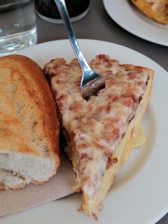 Carta de Bares en Pamplona, Goizargui, Tortilla de jamón y alioli