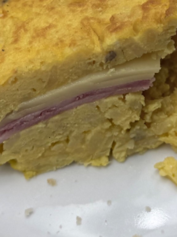 Valoración y opiniones de comida y bebida en Pamplona, Iruña Mendebaldea, Tortilla de jamón y queso