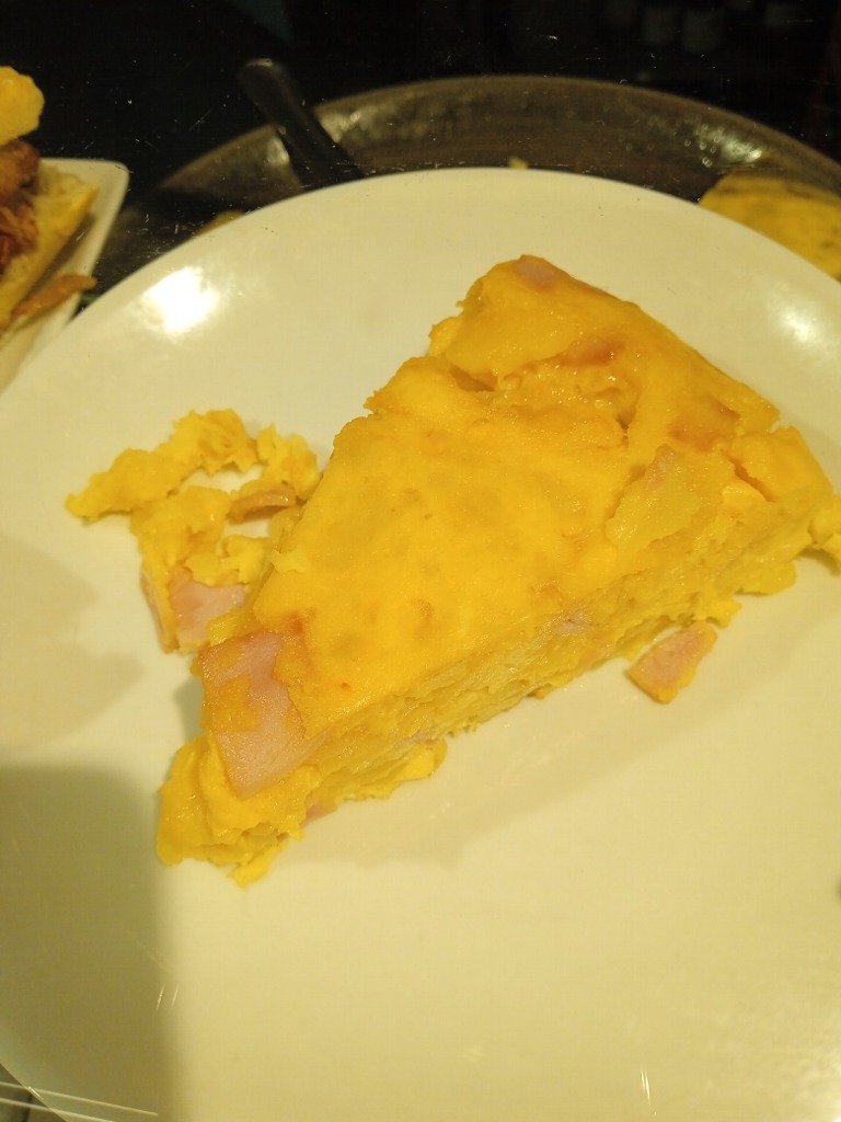 Carta de Bares en Pamplona, Vermutería RÍO, Tortilla de patatas con jamón y queso