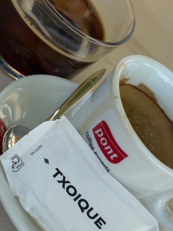 Valoración y opiniones de comida y bebida en Roda de Berà, Txoique, Café con hielo