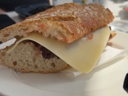 Carta de Bares en Sant Salvador, Tama, Bocata de salchicha con queso