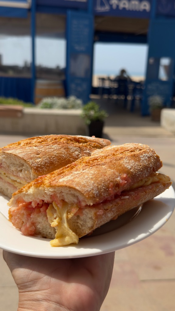 Valoración y opiniones de comida y bebida en Sant Salvador, Tama, Bocata de tortilla