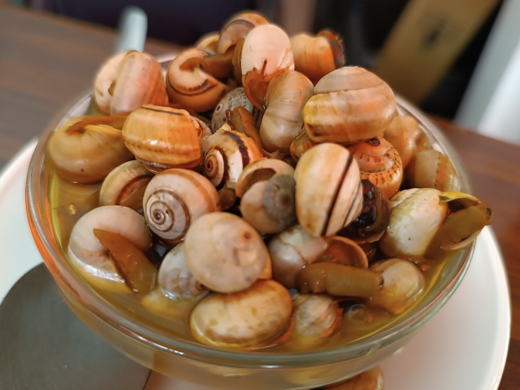 Carta de Bares en Sevilla, Bar La Tomata, Caracoles
