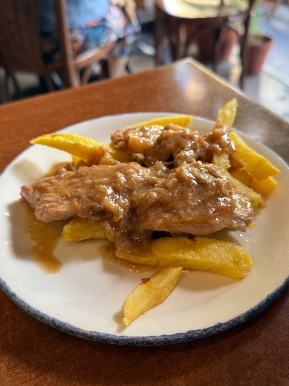 Recomendación gastronómica de Sevilla: Solomillo al whisky con patatas