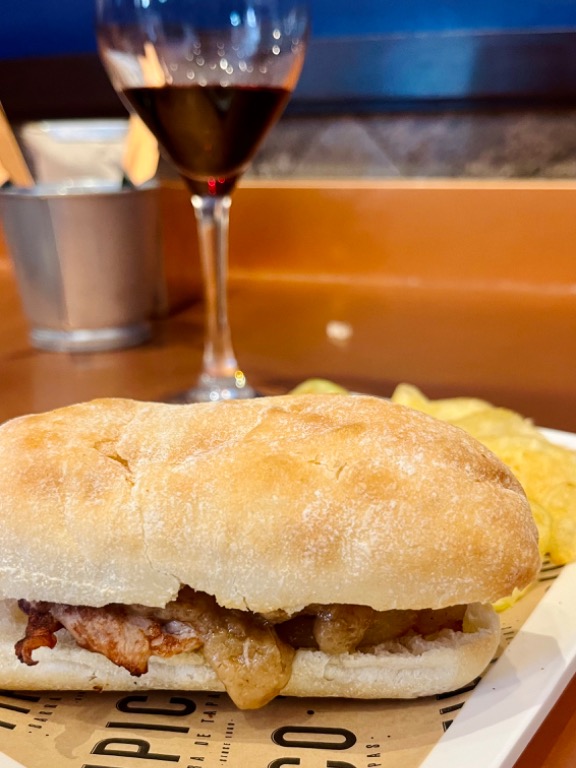 Carta de Bares en Sevilla, Típico barra de tapas, Mantecaito al whisky
