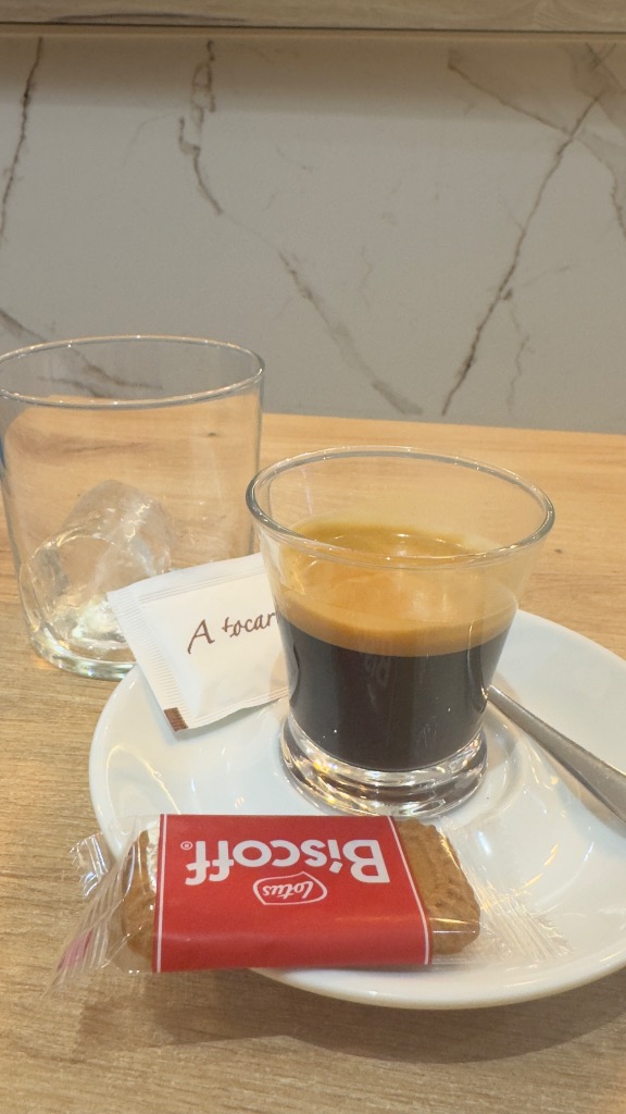 Valoración y opiniones de comida y bebida en Tarragona, A tocar ferro, Café con hielo