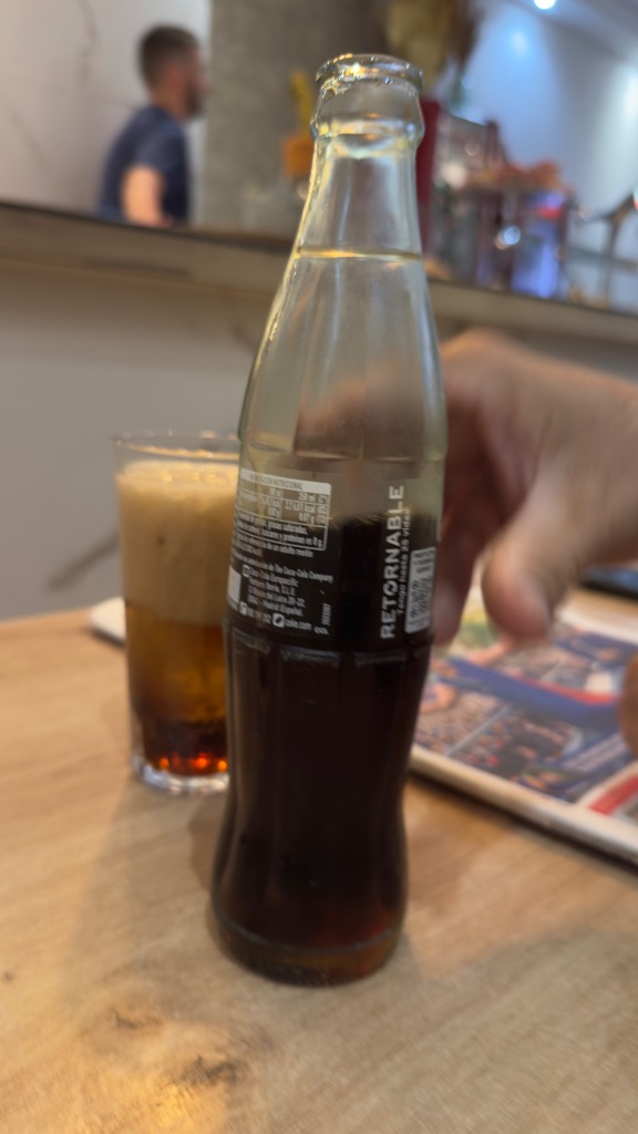 Valoración y opiniones de comida y bebida en Tarragona, A tocar ferro, Coca Cola zero