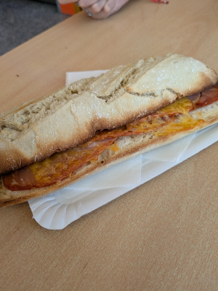 Menu of Restaurants in Zaragoza, Lizarran, Lomo con queso