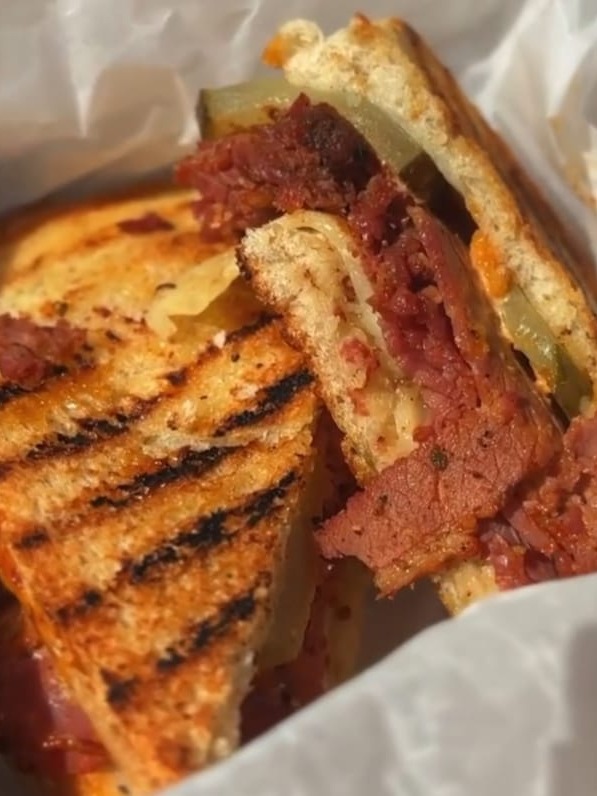 Carta de Bares en Zaragoza, Rombo Zentral Drink & Food, Sandwich de pastrami