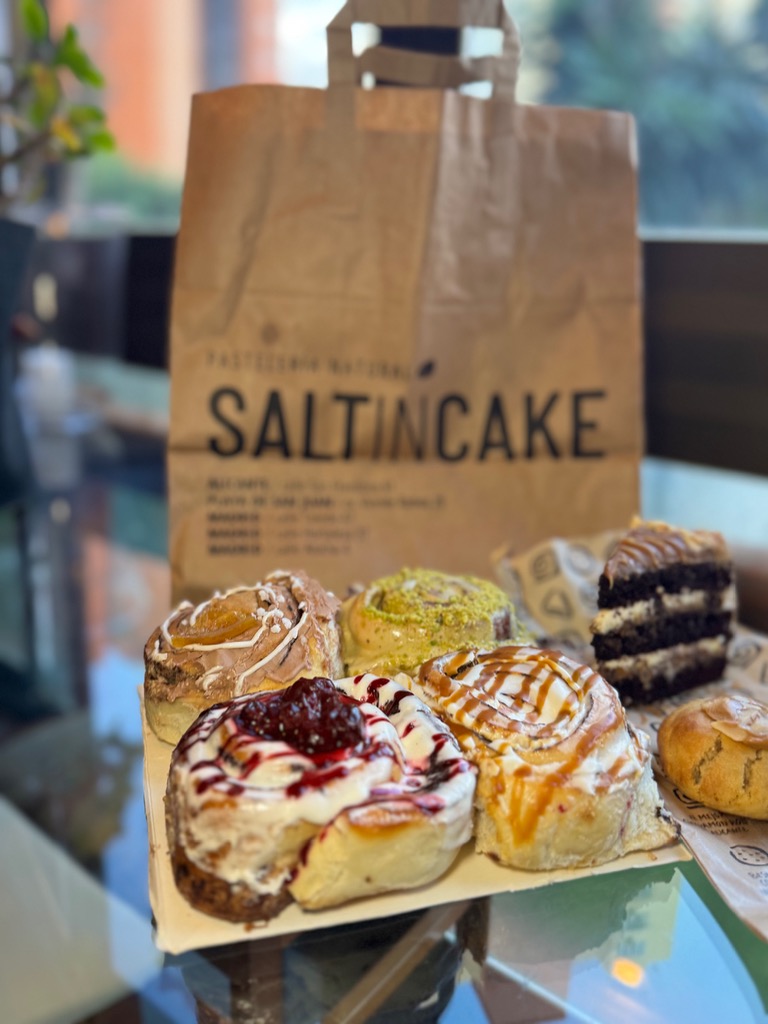 Carta de Cafeterías en Alicante, Salt In Cake, Cinnamon roll de pistacho