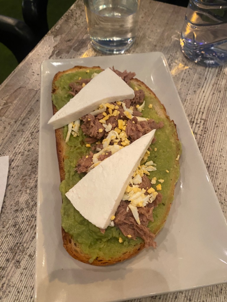 Menu of Coffee Shops in Archena, IPub, Tostada de atún y guacamole