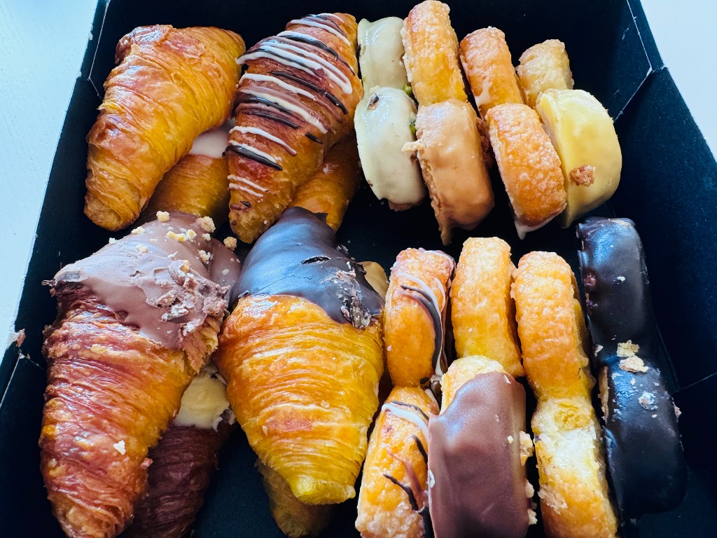 Carta de Cafeterías en Barcelona, Manolo Bakes, Caja Mixta