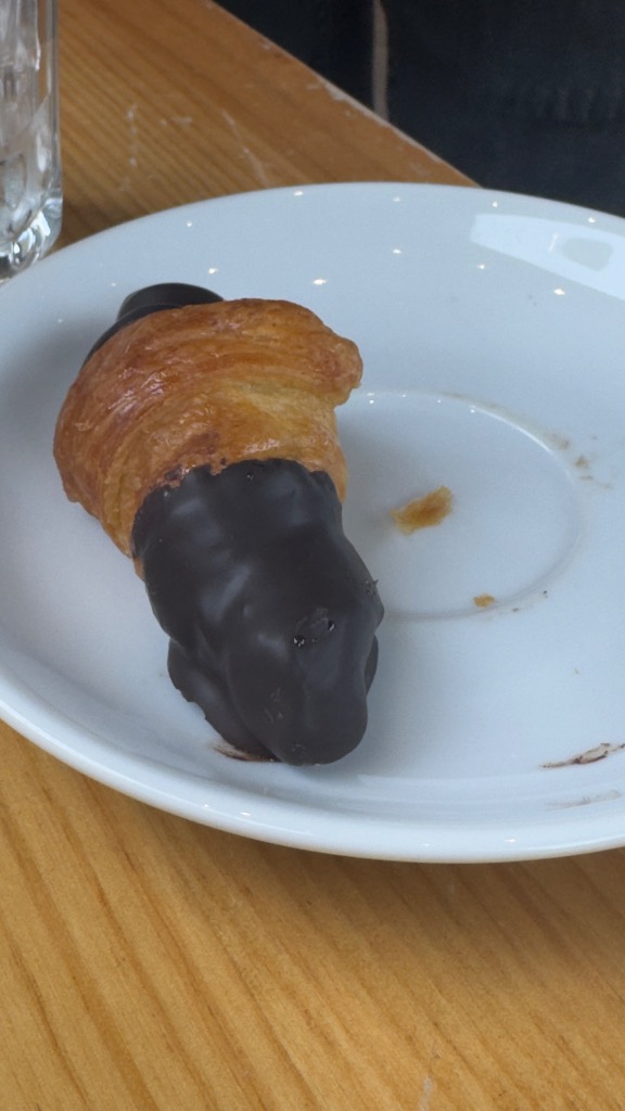 Valoración y opiniones de comida y bebida en Barcelona, Santagloria Via Augusta 280, Croissant chocolate