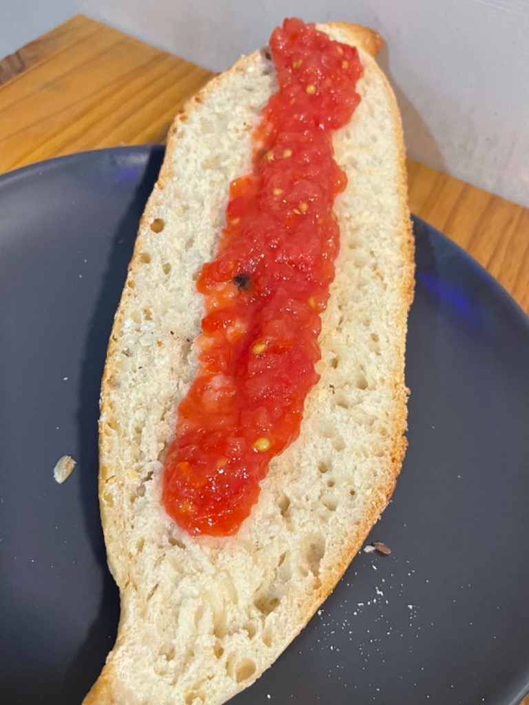 Carta de Cafeterías en Benidorm, El Café de Axel, Tostada de pan con tomate rallado