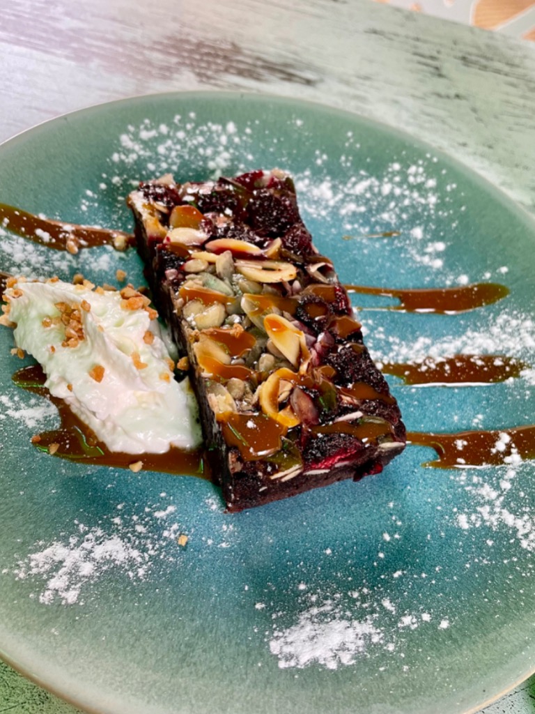 Carta de Cafeterías en Benidorm, good day cafe, Brownie de chocolate y frambuesa
