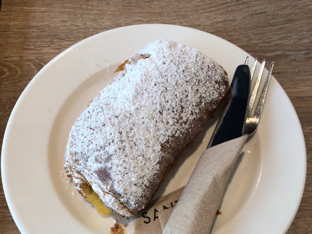 Carta de Cafeterías en Bilbao, Santagloria Coffee & Bakery, Napolitana de crema
