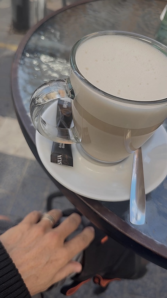 Review and opinions of food and drinks in El Vendrell, El Mirador de Tobias, Chai Latte