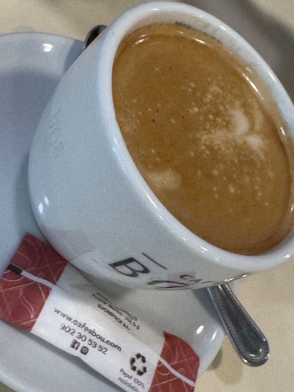 Valoración y opiniones de comida y bebida en Llorenç del Penedès, El Rustiq, Café con leche
