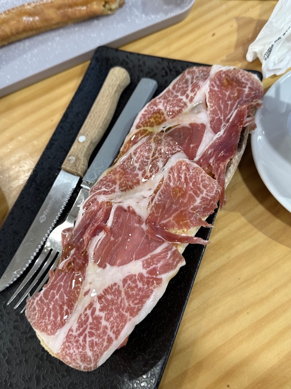Recomendación gastronómica de Madrid: Tostada de jamon