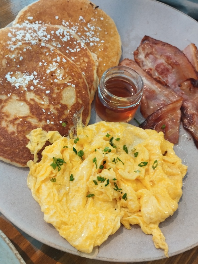 Menu of Restaurants in Madrid, Indiscreto Brunch, American pancake