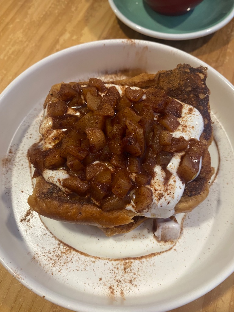 Carta de Cafeterías en Murcia, Socolá, French toast de manzana asada