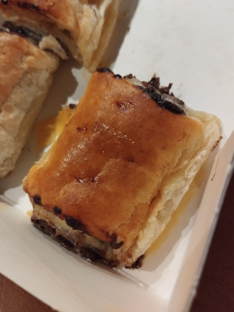 Carta de Cafeterías en Pamplona, Etxe Zuri Txikia Bakery (panadero de Eugui), Garrotitos