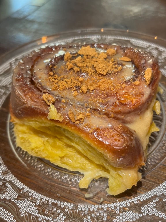Carta de Cafeterías en Valencia, BASTARD Coffee & Kitchen - Xúquer, Cinnamon roll de lotus