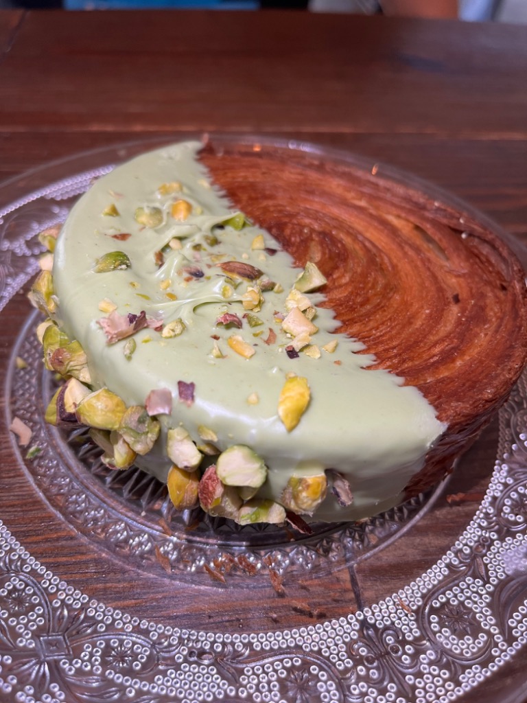 Carta de Cafeterías en Valencia, BASTARD Coffee & Kitchen - Xúquer, NY roll de pistacho