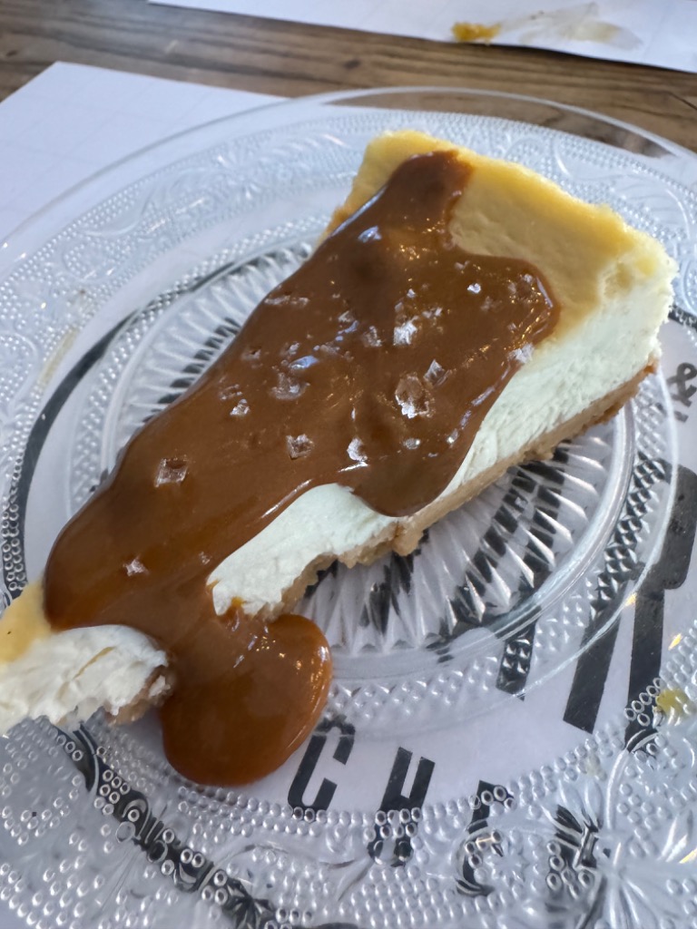 Carta de Cafeterías en Valencia, BASTARD Coffee & Kitchen - Xúquer, Tarta de queso con caramelo salado