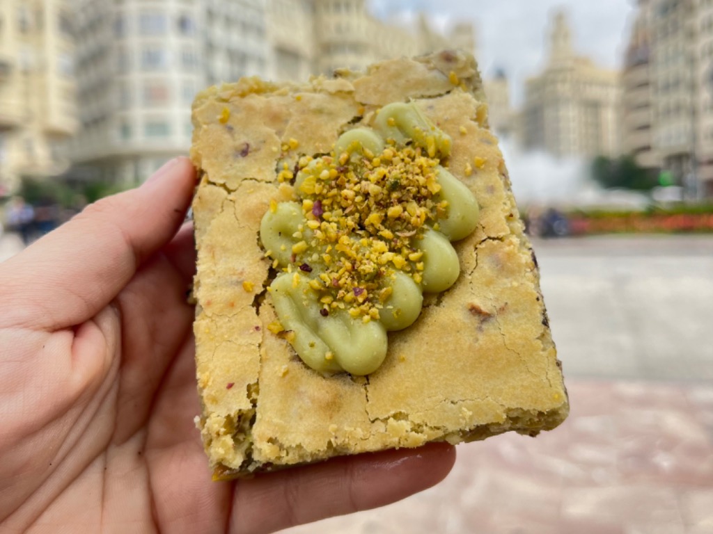 Carta de Cafeterías en Valencia, King Brown, Brownie de pistacho