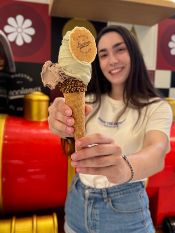 Carta de Cafeterías en Valencia, Lucciano's Valencia, Helado en cono de nocciola (avellana) y de pistscho