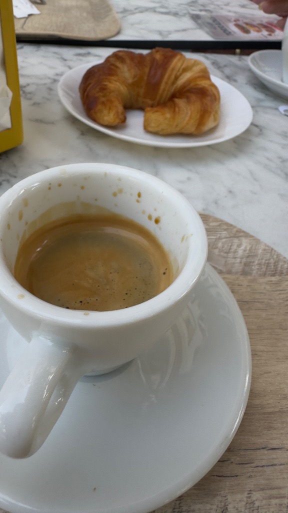 Valoración y opiniones de comida y bebida en Tarragona, Santagloria Coffee & Bakery, Café con hielo