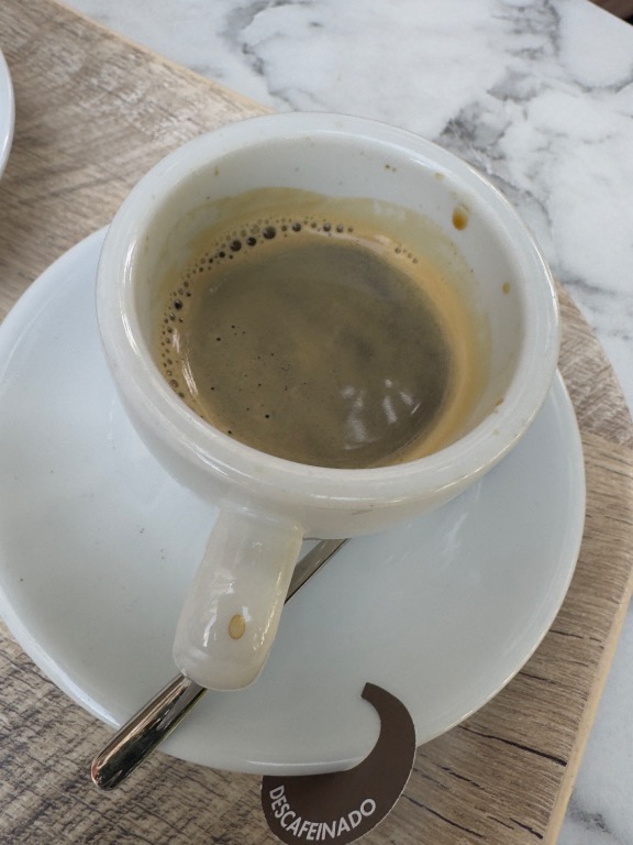 Valoración y opiniones de comida y bebida en Tarragona, Santagloria Coffee & Bakery, Café descafeinado