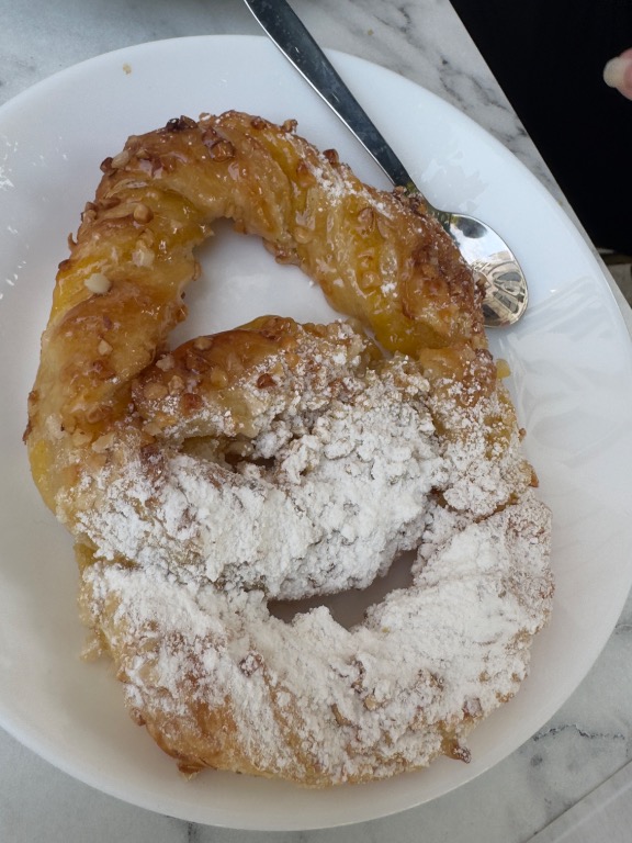 Valoración y opiniones de comida y bebida en Tarragona, Santagloria Coffee & Bakery, Lazo