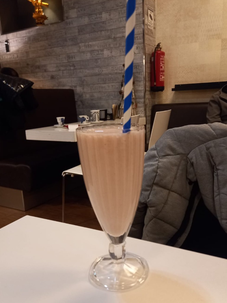 Carta de Cervecerías en Mieres del Camín, La Brújula Café, Batido de Frambuesa