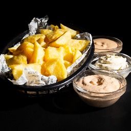 Carta de Cervecerías en Zaragoza, Beer Corner, Patatas 3 salsas.