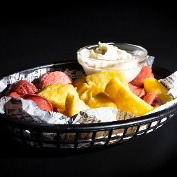 Carta de Cervecerías en Zaragoza, Beer Corner, Salchipapas.